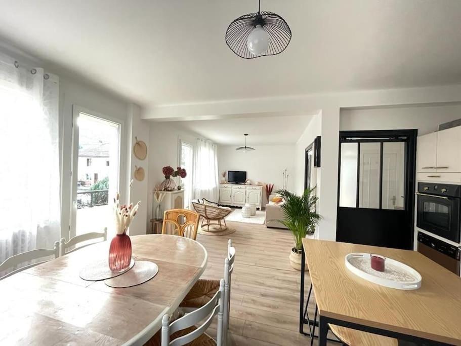 Superbe Appartement Avec Salle De Jeux Vaux-lès-Saint-Claude Exterior foto