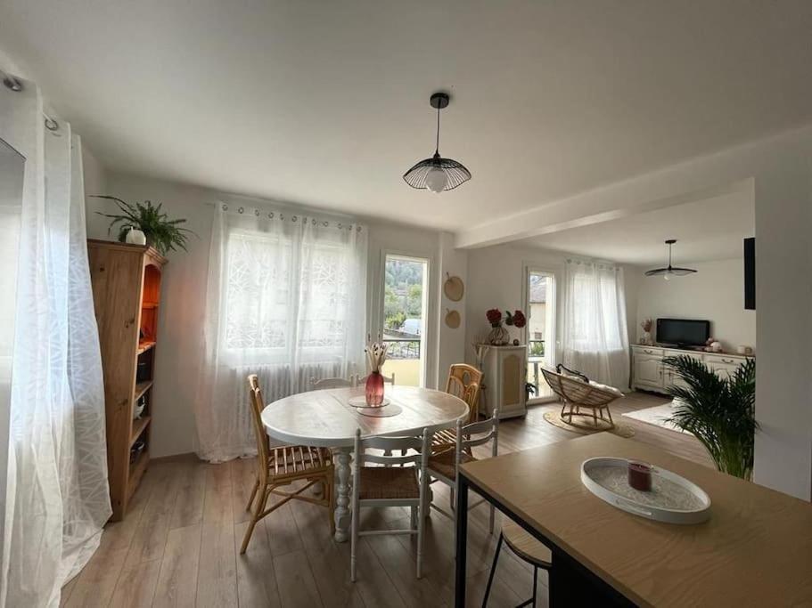 Superbe Appartement Avec Salle De Jeux Vaux-lès-Saint-Claude Exterior foto