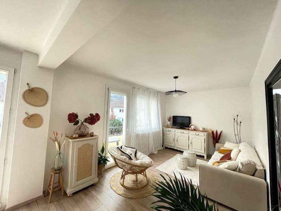 Superbe Appartement Avec Salle De Jeux Vaux-lès-Saint-Claude Exterior foto