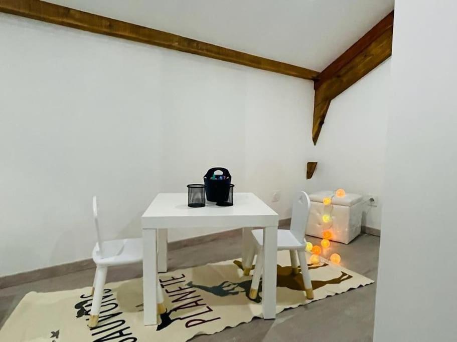 Superbe Appartement Avec Salle De Jeux Vaux-lès-Saint-Claude Exterior foto