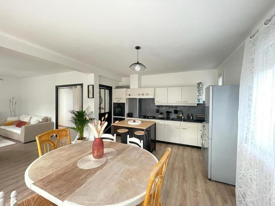 Superbe Appartement Avec Salle De Jeux Vaux-lès-Saint-Claude Exterior foto